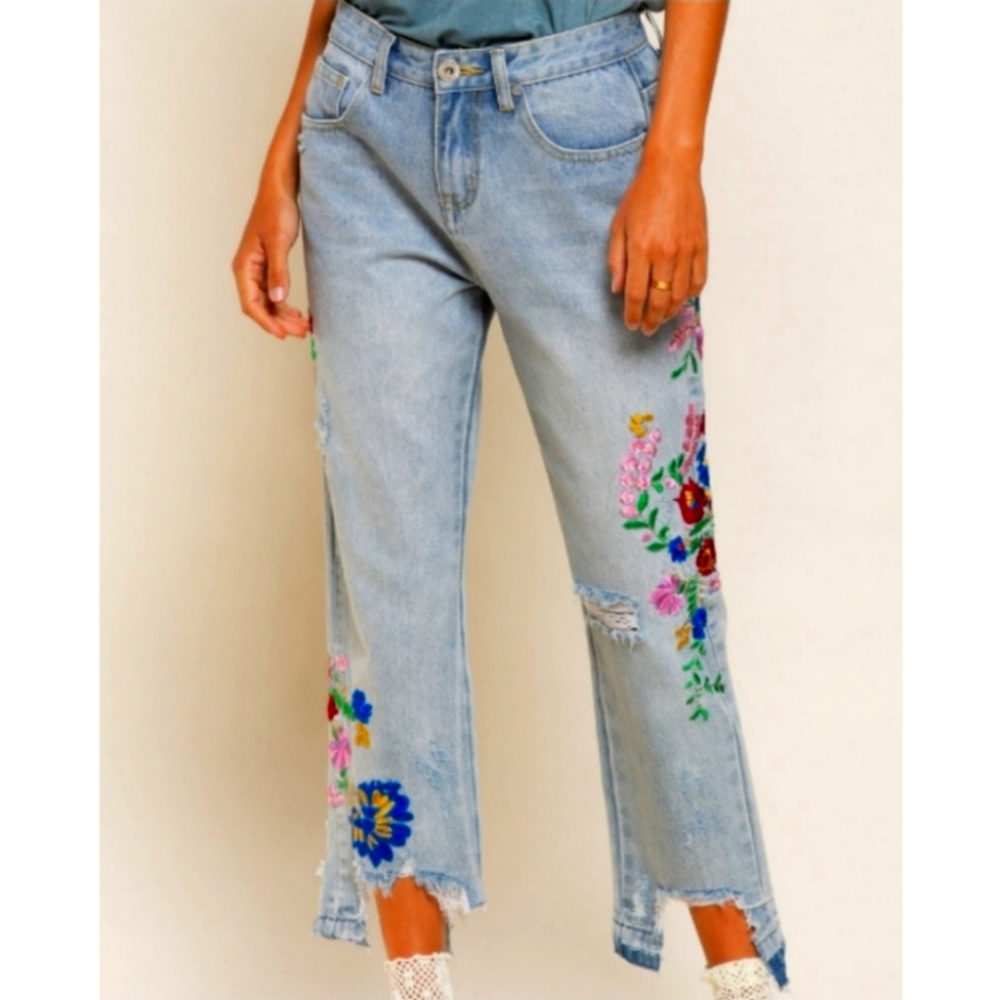POL floral embroidery cropped jeans